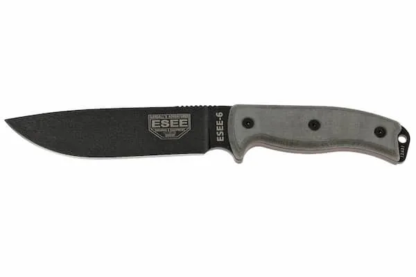 ESEE-6, lame fixe drop-point noire, plaquettes Micarta lin, soie traversante visible au pommeau